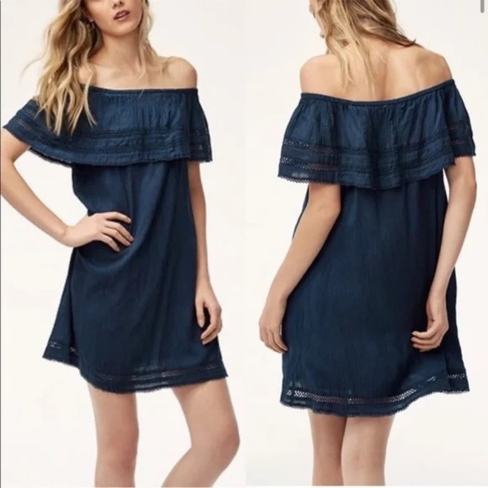 Wilfred Aritzia Emmie off shoulder dress, Size Small